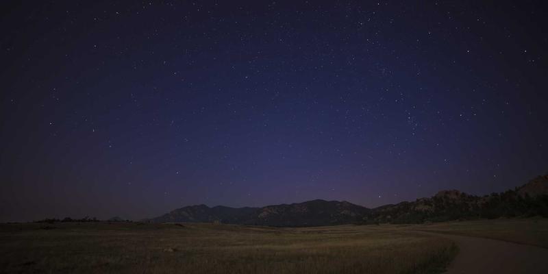 皇冠传媒集团26：创意设计与赛博朋克融合的品牌策划新范式