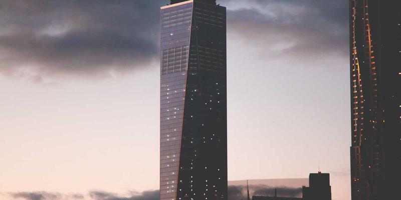 皇冠传媒集团ESG投资新范式：赛博朋克美学下的绿色营销与品牌可持续策划