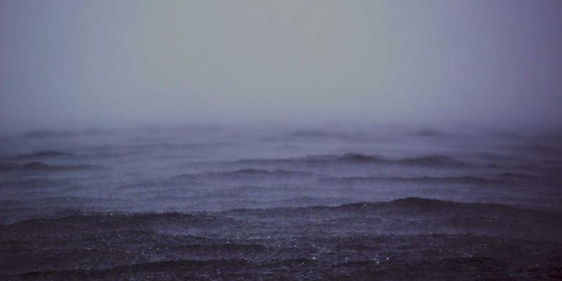 赛博朋克时代的声誉捍卫战：皇冠传媒集团的危机公关与营销策略解析