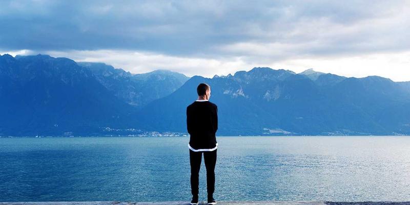 赛博朋克美学与Web3.0营销革命：皇冠传媒集团NFT数字藏品创意策略与案例深度解析